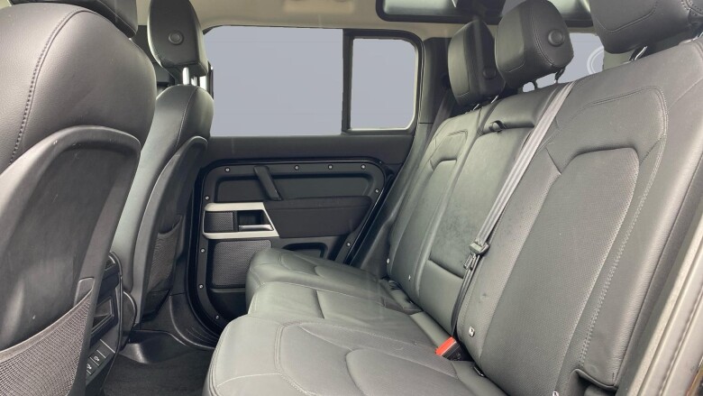 Land Rover Defender 3.0 D250 SE 110 5dr Auto Diesel Estate